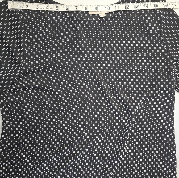 LOFT Blouse Black White Raised Dot 3/4 Sleeve Ruffle Cuffs Officewear M - Picture 9 of 13